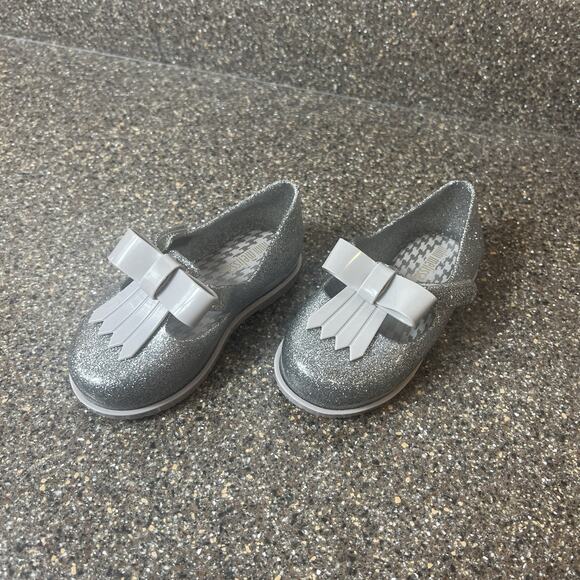 Mini Melissa Kids Little Girl Toddler Sz 7 Silver Glitter Bow Tassel Rubber Shoe - Picture 2 of 10
